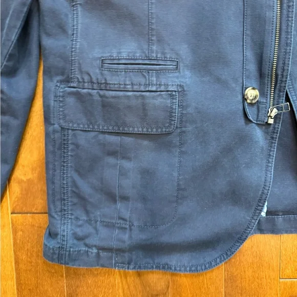 JKT New York Blue Blazer with Sporty Elegance-Versatile Style Size 46R worn ONCE